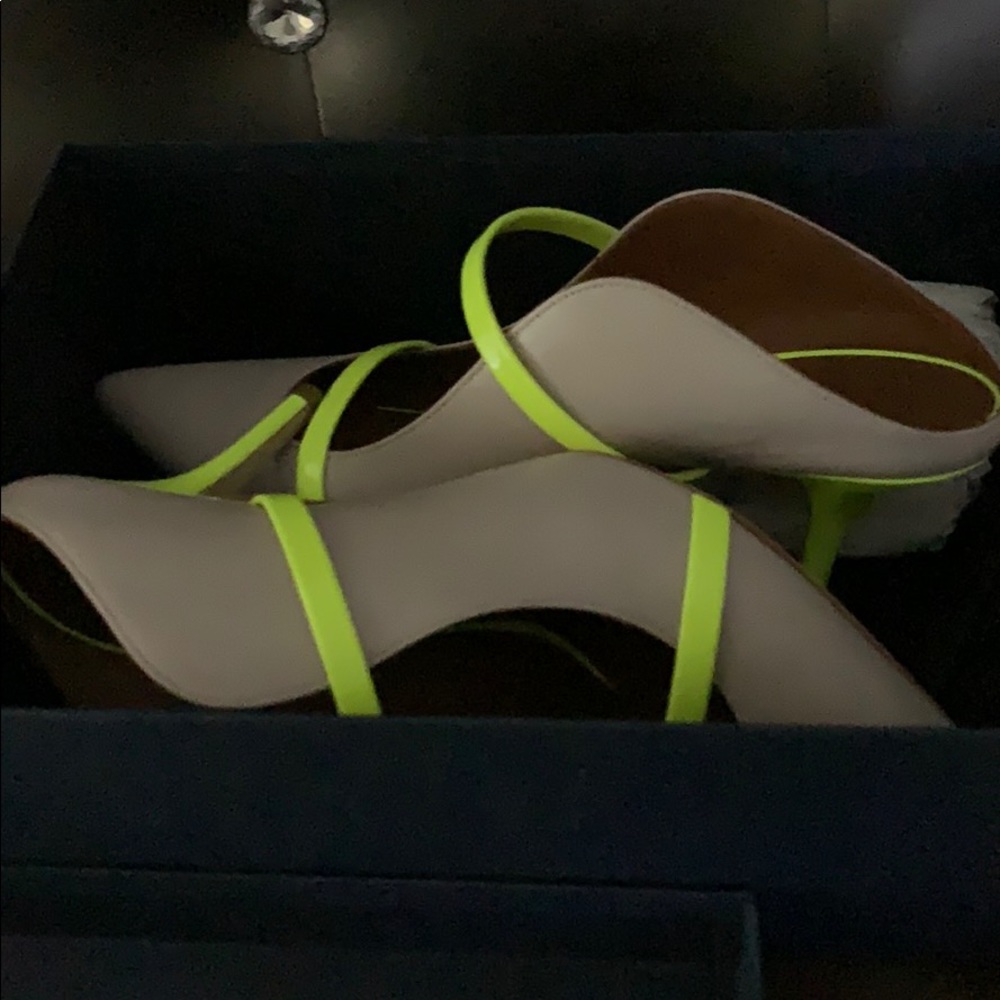 Shoe